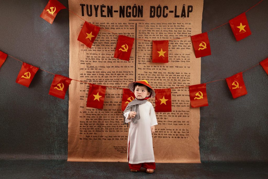 Người chơi ghi chú và phân tích kết quả lô kép trên sổ tay
